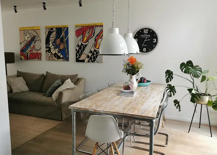 Sandy's Family House For 2 Adults & 2 Children Zandvoort