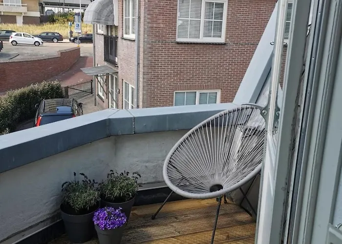 Sandy's Family House For 2 Adults & 2 Children *