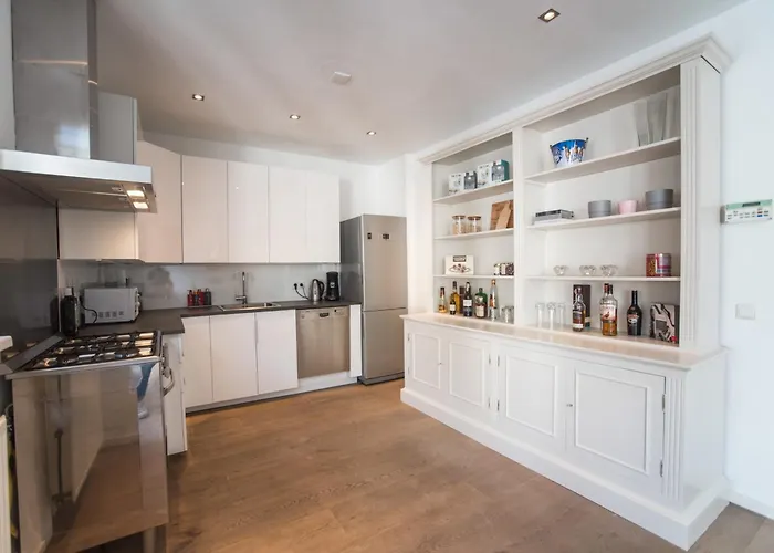 Sandy's Family House For 2 Adults & 2 Children Casa vacanze