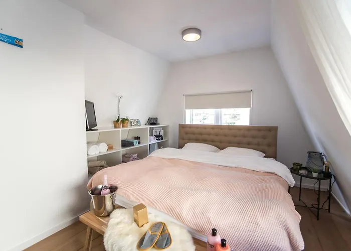 Sandy's Family House For 2 Adults & 2 Children