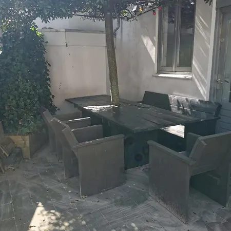 Semesterbostad Sandy's Family House For 2 Adults & 2 Children *