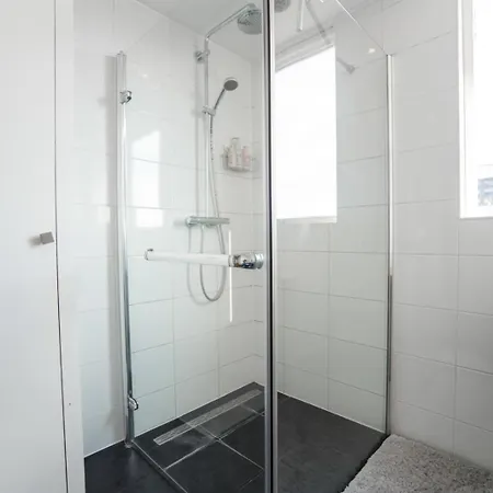 Sandy's Family House For 2 Adults & 2 Children Зандфорт