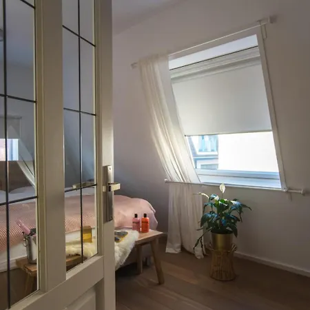 Semesterbostad Sandy's Family House For 2 Adults & 2 Children Zandvoort