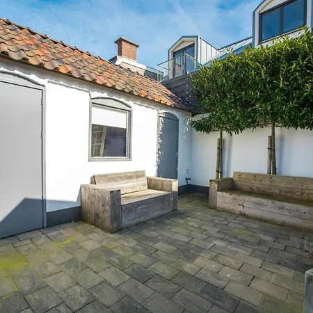 Sandy's Family House For 2 Adults & 2 Children * Zandvoort