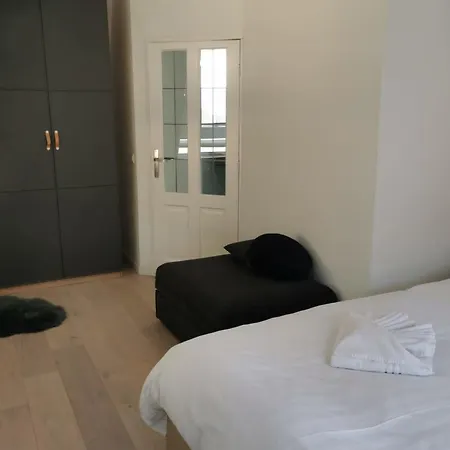 Semesterbostad Sandy's Family House For 2 Adults & 2 Children *