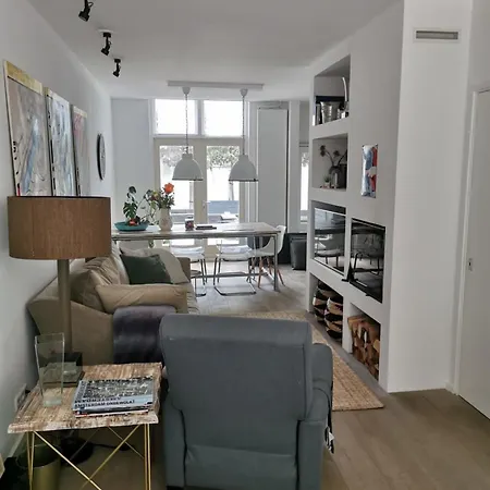 Sandy's Family House For 2 Adults & 2 Children Зандфорт